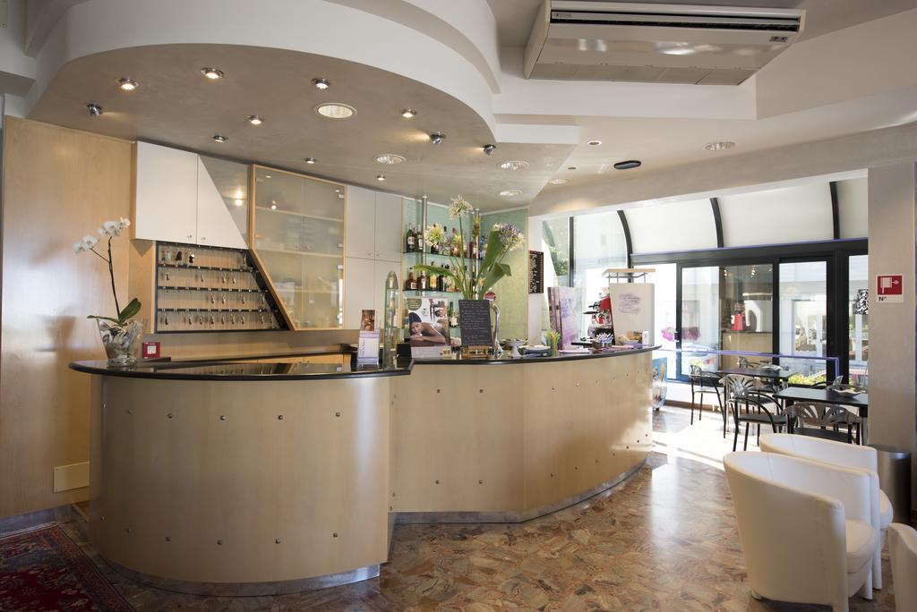 Hotel Iride & Spa Cesenatico Exterior photo